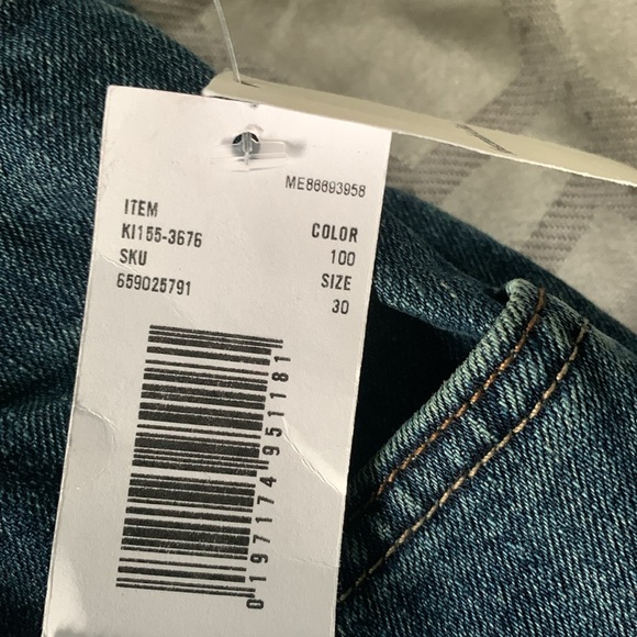 NEW🔥 Abercrombie & Fitch The 90s Straight Jean - Picture 10 of 14